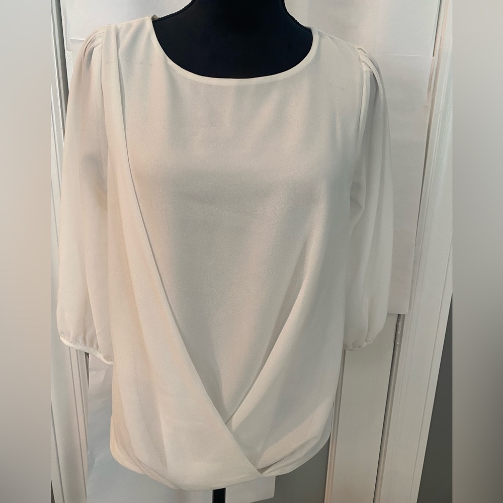 Gilli brand Crepe white 3/4 peasant sleeve loose Fit Blouse Size Small boho chic